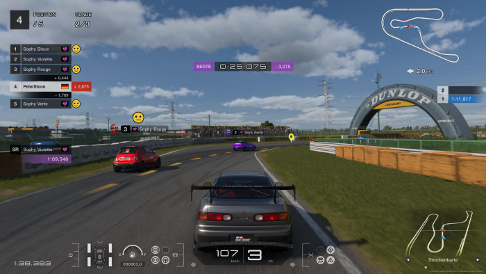 Laut Emoji saust Sophy Rouge ganz wacker in die Kurve. (Bild: Sony / Screenshot: Golem.de)